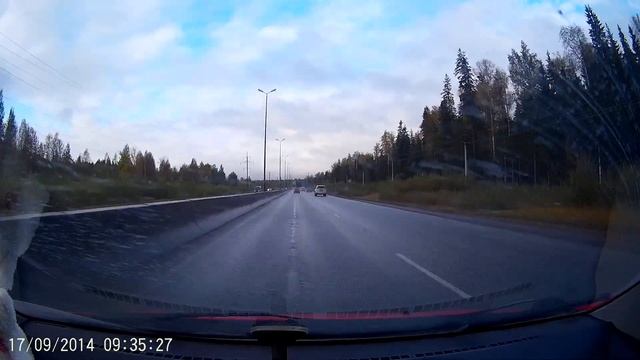 Очень спешит дядя на белой машине смотреть онлайн