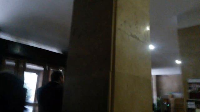 Начальник Ужгородського міськвідділу міліції Р.Стефанишин в коридорах 