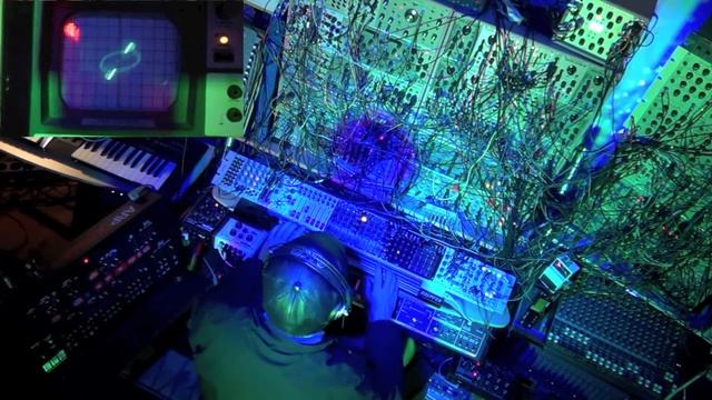 Arp Odyssey controlled by Modular Synth / Ribbon смотреть онлайн