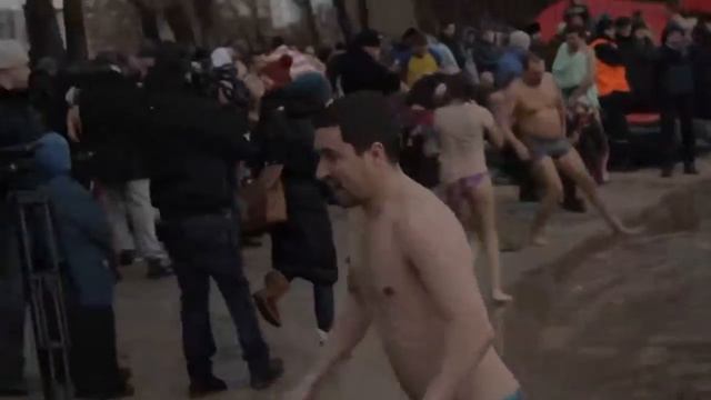купания на "Крещение Господне" Киев 2014 смотреть онлайн