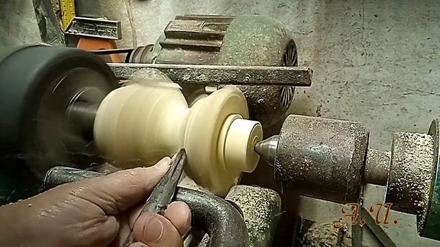 Необычный подсвечник из корявой заготовки. смотреть онлайн