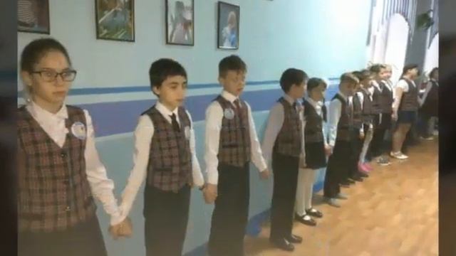 День народного единства. Акция "Цепочка Дружбы". МБОУ СОШ №12. смотреть онлайн