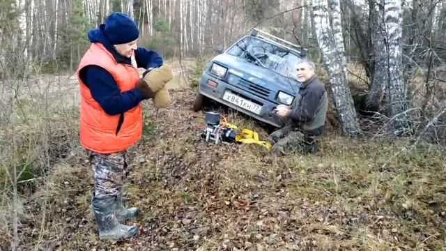 Самый маленький внедорожник Немодного клуба в деле. =) смотреть онлайн