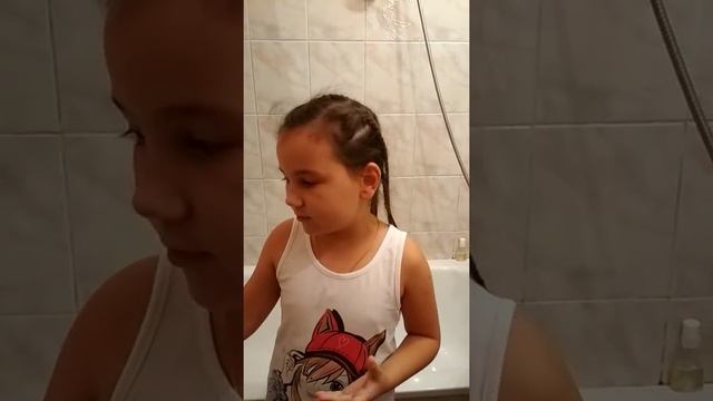 #лайфхакдетям Как полоскать горло детям. смотреть онлайн