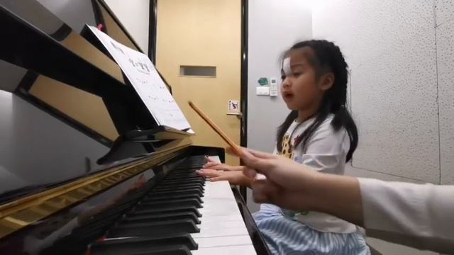 น้องใบบุญ Piano Class ▪️ฝึกเล่นเพลง My Best Friend กับ Metronome Tempo 60 ค่ะ смотреть онлайн