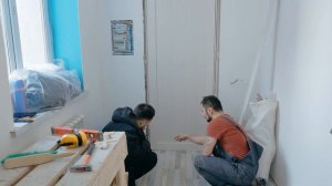 Установка межкомнатных дверей Про зазоры, телескопический наличник и монтаж без гвоздей