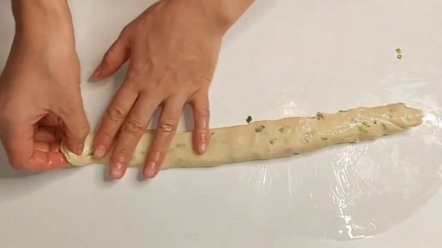 Лепёшки с зелёный Луком.ТАКОЕ ПРИГОТОВЛЕНИЕ ЛЕПЁШКИ ВЫ ТОЧНО НЕ ВИДЕЛИ. смотреть онлайн