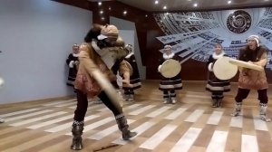 Танец с бубнами