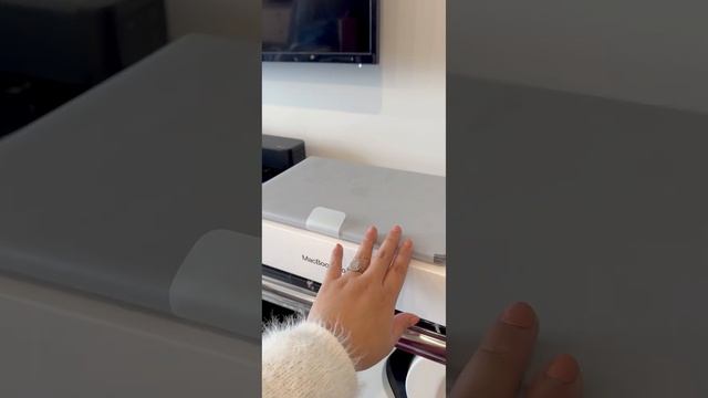 Unboxing my new MacBook Pro M2 2022 in Space Grey colour +256gb ?? смотреть онлайн