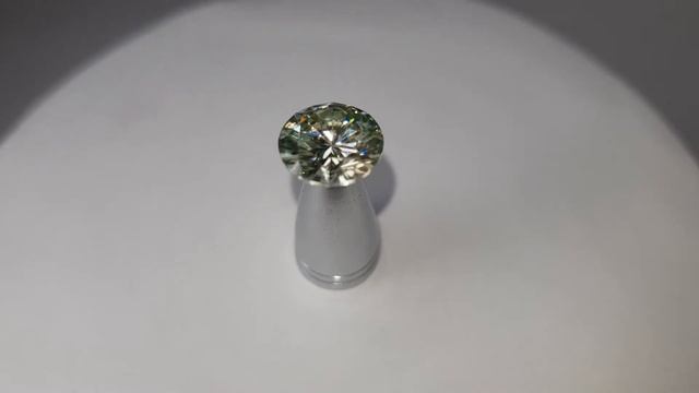 Moissanite Brilliant Cut 2,42 Karat VVS2 - 8,96 mm - White Green смотреть онлайн