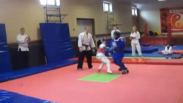 Никитин Денис (кр) - Худяков Владислав (син).MP4