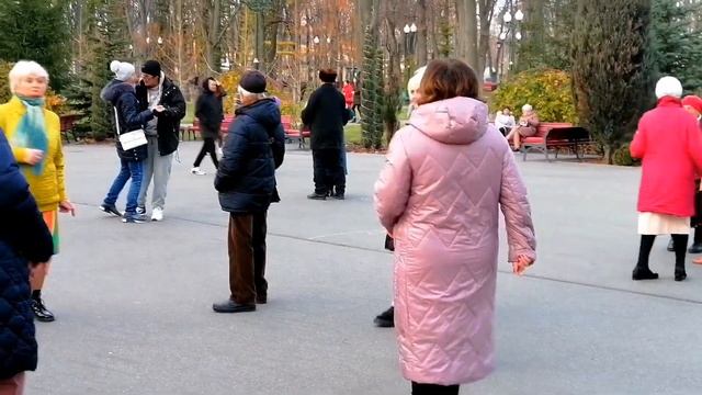 Липа липонька Танцы в парке Горького Харьков Ноябрь 2021 смотреть онлайн