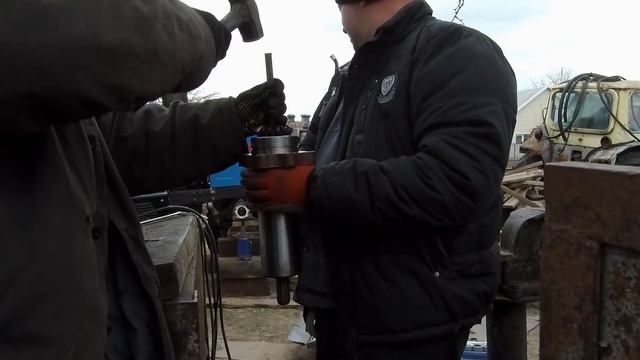 Установка шкворня и гильзы МТЗ 82.1 смотреть онлайн