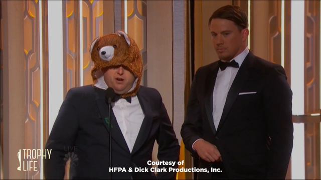 Jonah Hill Presents As The Bear From The Revenant At The Golden Globes 2016! смотреть онлайн