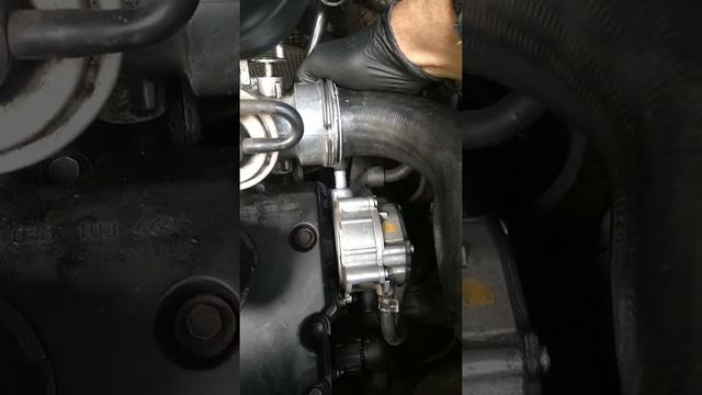 Штуцер вакуумного насоса. Ремонт. vw t5 1,9 tdi. Ремонт штуцера тандемного насоса смотреть онлайн