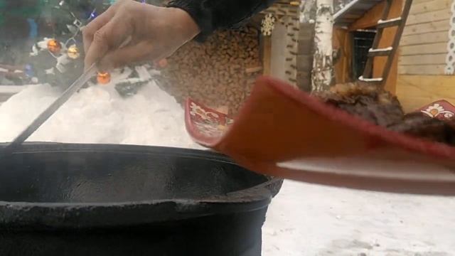 БЕФСТРОГАНОВ из конины в казане на костре смотреть онлайн