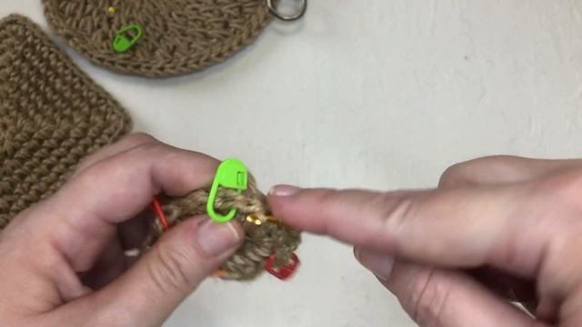 КАК связать БЕСШОВНЫЙ квадрат крючком? ИДЕАЛЬНЫЙ квадрат основа для сумочек корзин и ковриков ! смотреть онлайн