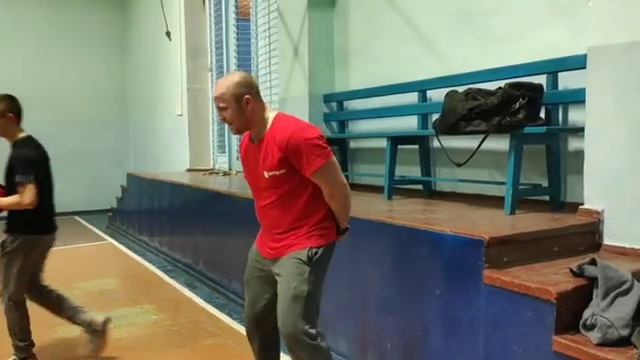 Мне  10 и я  пробиваю тренеру пресс .