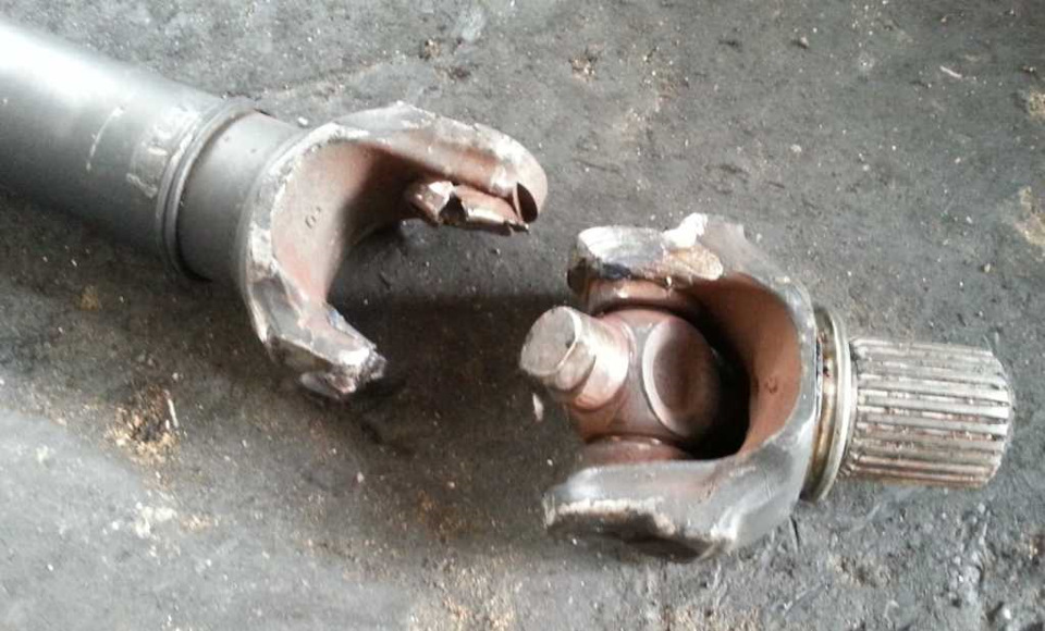 Вся проблема в крестовине. Ремонт машины, замена кардана смотреть онлайн