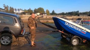 Подъём лодки на прицеп самосвал из положения, лодка на "брюхе".