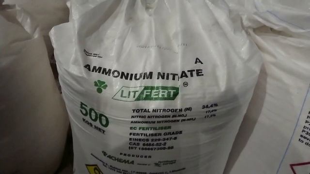 Ремонт ЮМЗ (вода в картере). Подвезли селитру. смотреть онлайн