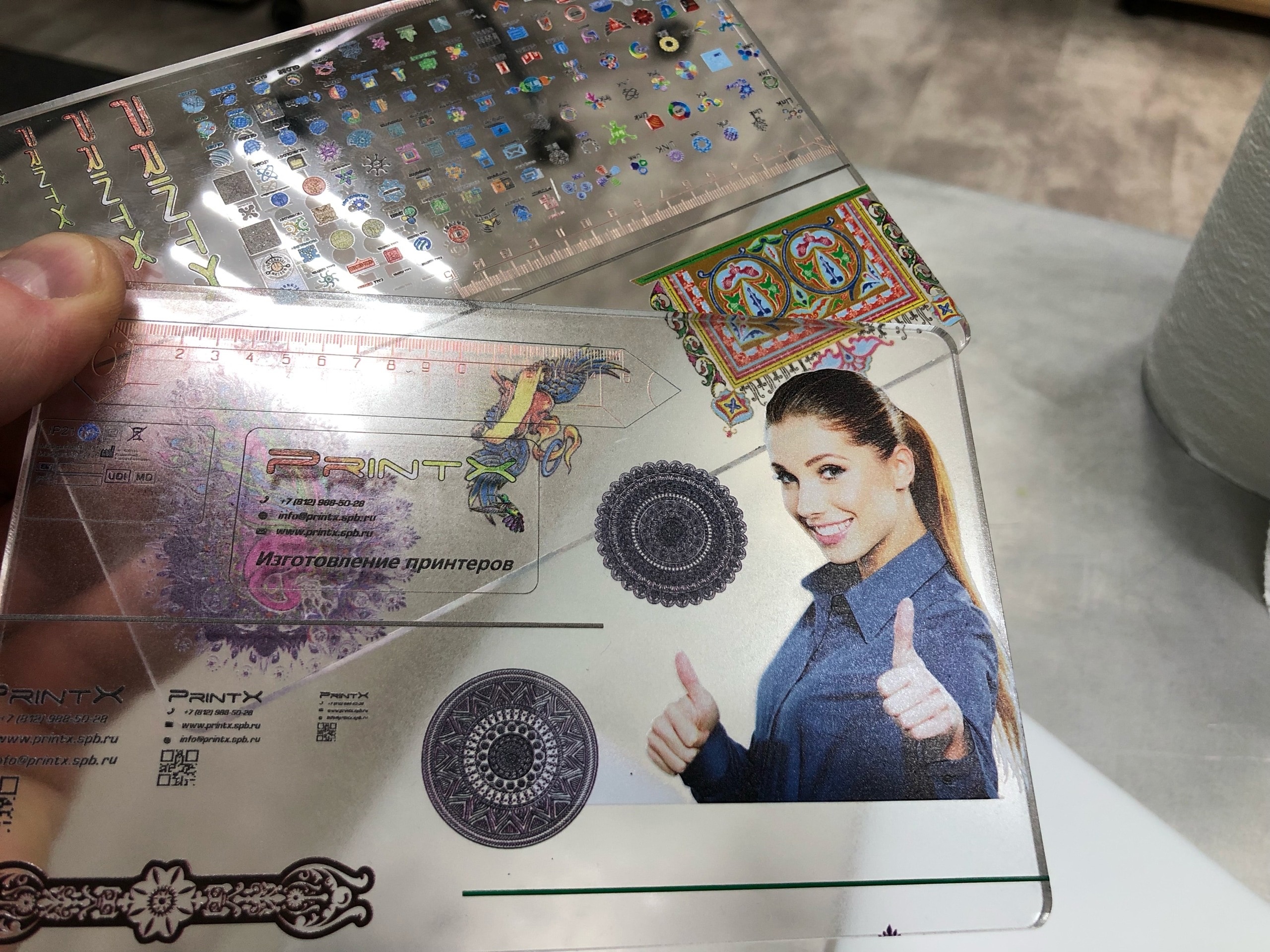 Покрытие лаком из баллончика заготовки после печати на УФ принтере смотреть онлайн