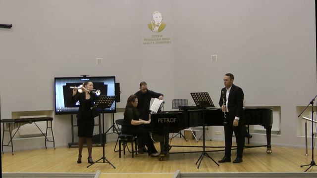 Э. Блох "Концертино" смотреть онлайн