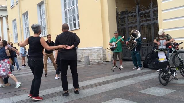 МУЗЫКА ТАНЦЫ и уличные музыканты в СПБ. Санкт Петербург. Путешествия, экскурсии, туризм. смотреть онлайн