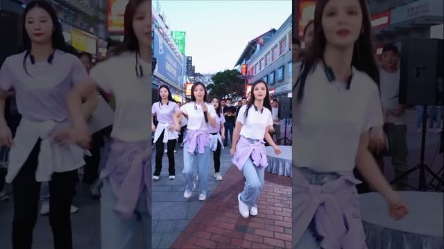 三月里的小雨#琥牙 #户外唱歌 #音乐 смотреть онлайн