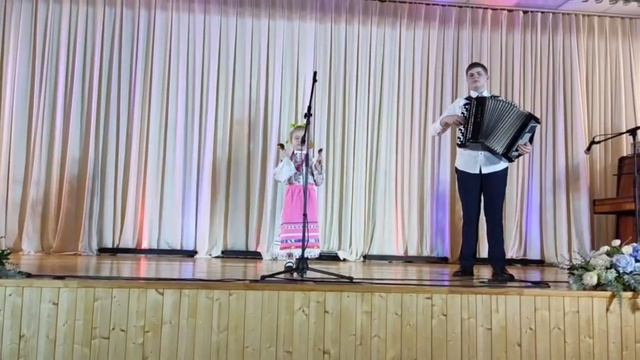 Шахновская Стефания исполняет Частушки смотреть онлайн