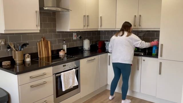 CLEAN WITH ME 2022 // CLEANING MOTIVATION смотреть онлайн