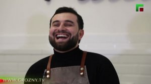 Рабочая смена  Асхаб Джабраилов и Зубайра Байраков пробуют себя в профессии  шоколатье  Эфир от 13 0