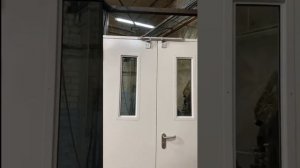 Устройство координации последовательного закрывания полотен