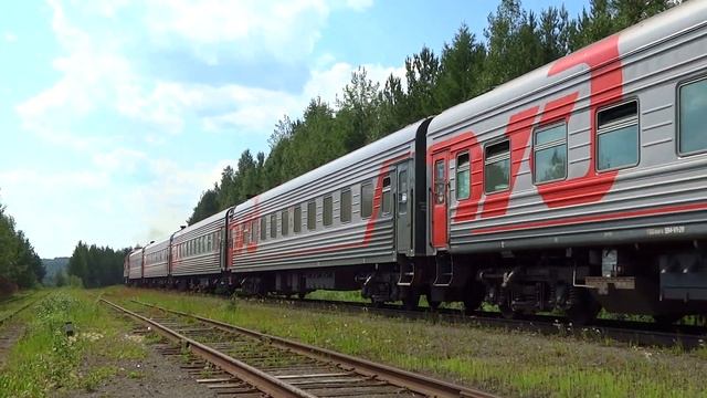 "Привет!" Тепловоз ТЭП70-0255 с пассажирским поездом смотреть онлайн
