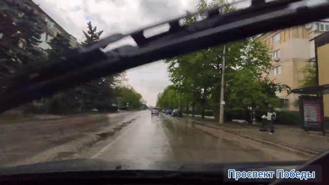 По дождливым улицам Евпатории на авто. Крым, прохладный мая 2022 г. смотреть онлайн