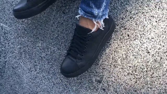 Кеды в чёрном цвете на черной подошве смотреть онлайн