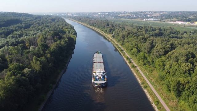 Расхождение кораблей. Канал имени Москвы. смотреть онлайн