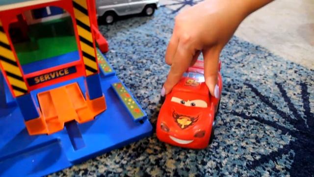 Приключения гонки - Racing Car Adventures смотреть онлайн