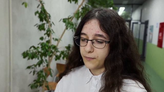 Белый верх, черный низ? смотреть онлайн