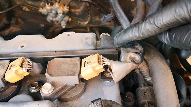 Replacement of PCV Valve: 2002 - 2008 Corolla / 2003 - 2008 Matrix / 2003 - 2008 Pontiac Vibe смотреть онлайн