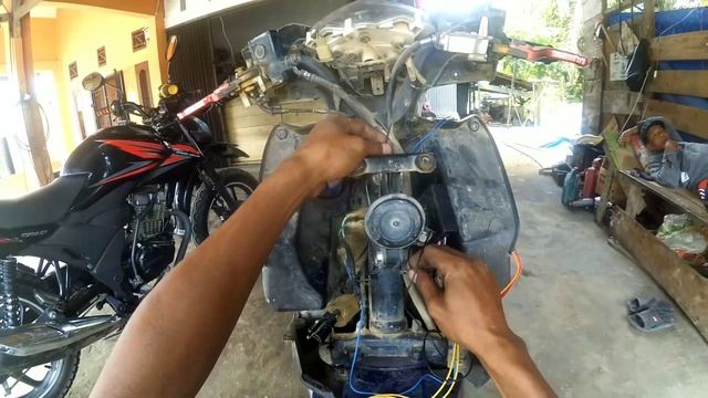 Cara pasang alarm motor.. mudah banget смотреть онлайн
