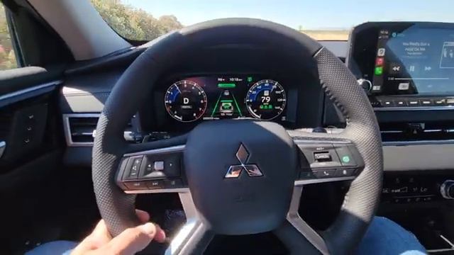 A Demo of the 2022 Mitsubishi Outlander Steering Assist Feature смотреть онлайн