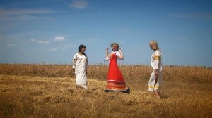 Александра и Анжелики . ПЕСНЯ из КИНОФИЛЬМА .«31 июня».