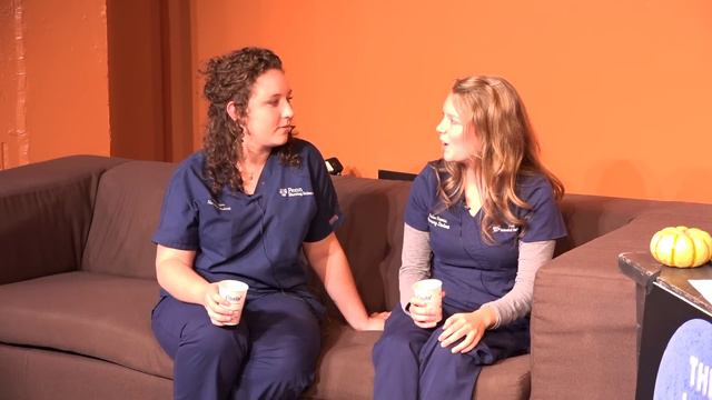 The Late Night E2: Julie Harris and Leah Quinn Interview смотреть онлайн