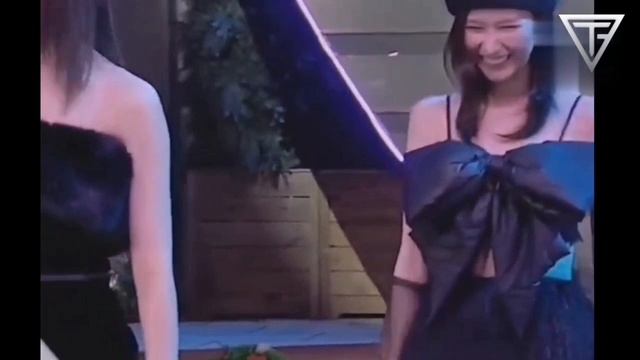 TZUYU BENDING HER KNEES AGAIN смотреть онлайн