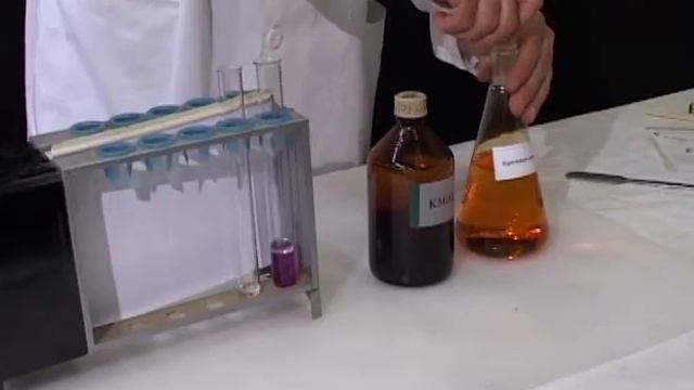 Отношение бензола к бромной воде и раствору перманганата калия смотреть онлайн