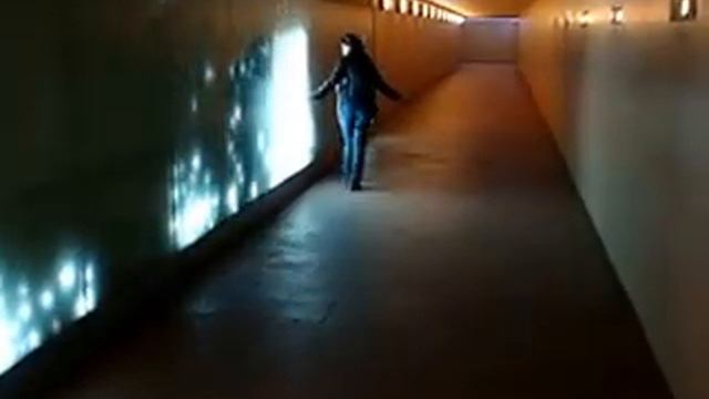 Подземный переход в Берлине смотреть онлайн