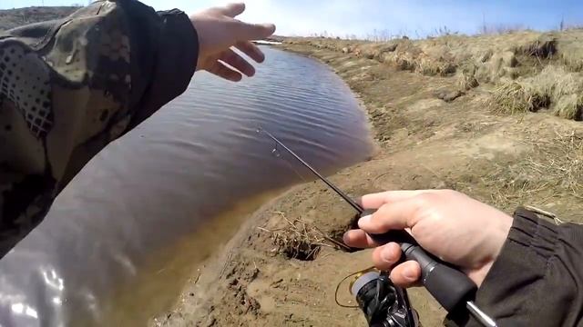 Весенняя раздача мелкого окуня на Матаги Весенняя рыбалка с берега смотреть онлайн