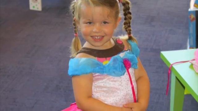 Groovy Girls Princess Dress Up смотреть онлайн