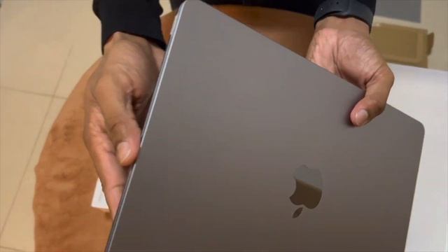 Apple Macbook Air 2 Unboxing 